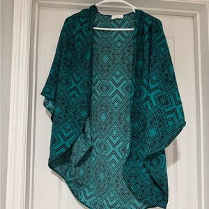 Trendy Boutique Teal and Black Geometric Kimono